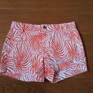 GAP Shotrs Women's Coral and White Leaf Patterned  Size 00